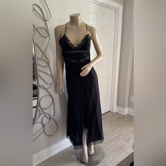 Charo Ruiz Black Imagen
Crochet Maxi Dress | Size M - Picture 5 of 5